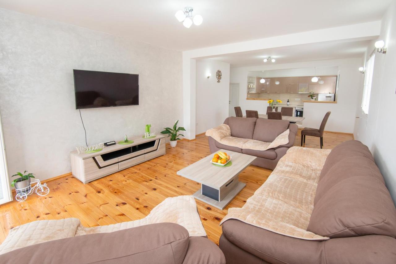 Apartment Galiot Kotor Bagian luar foto