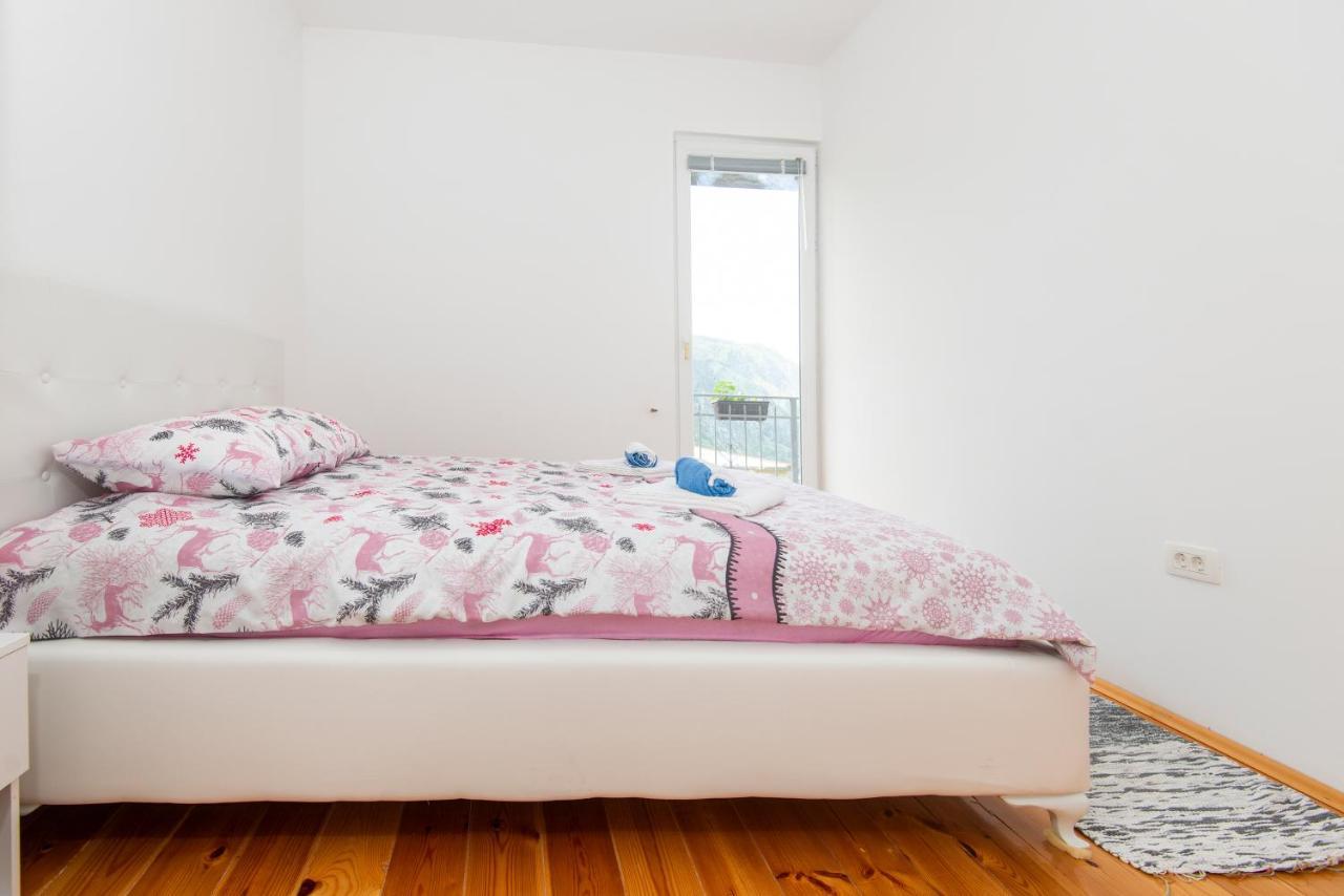 Apartment Galiot Kotor Bagian luar foto